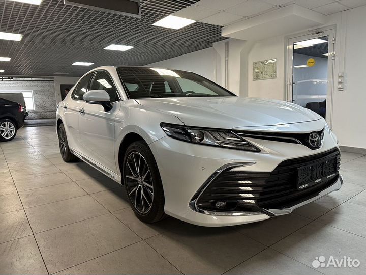 Toyota Camry 2.5 AT, 2023