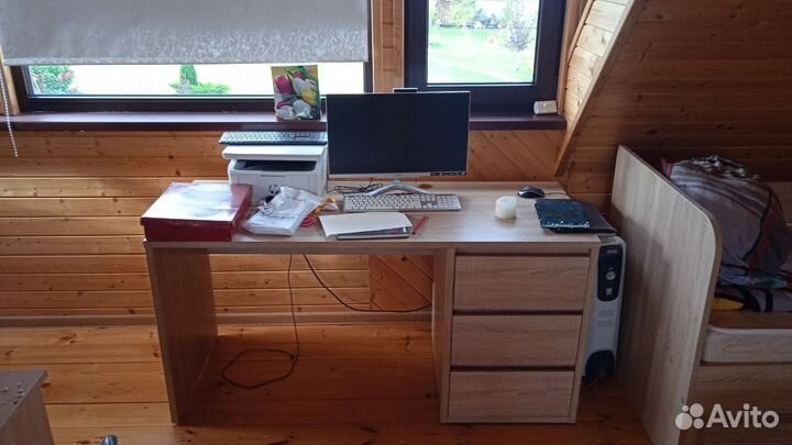 Кровать, тумбы, шкаф, стол компьютерный, комод