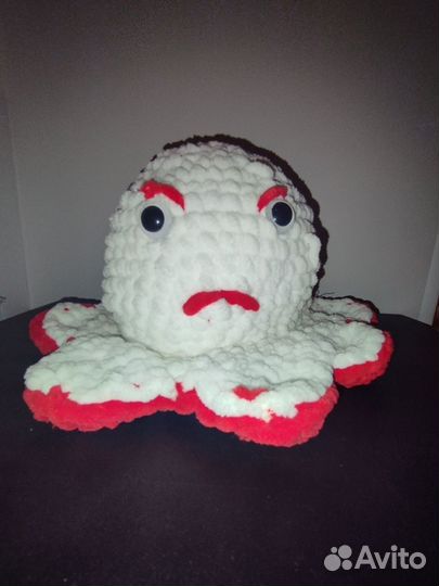 Игрушка осьминог вязанная