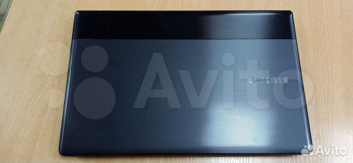 Samsung NP300/i5 3210/4GB/GT620/320GB/15.6