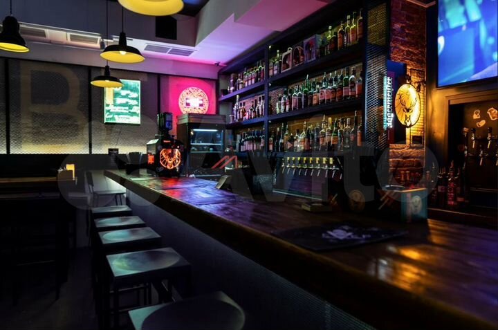 Продам торговое помещение, 212 м²