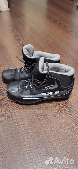 Лыжные ботинки