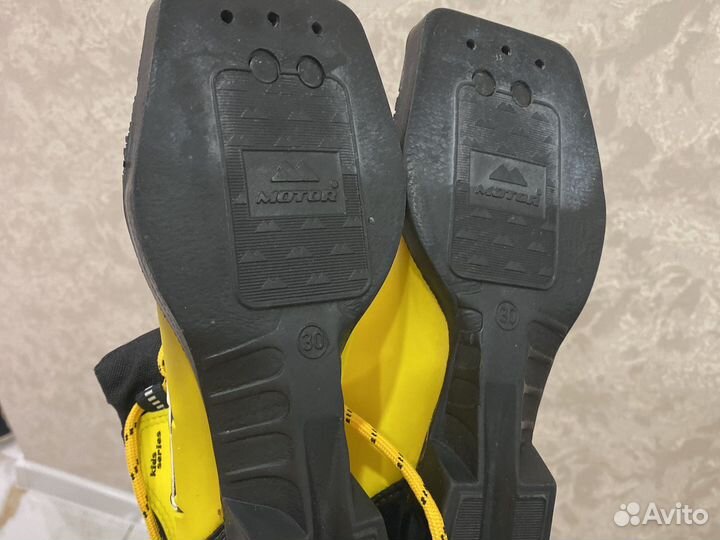 Лыжные ботинки