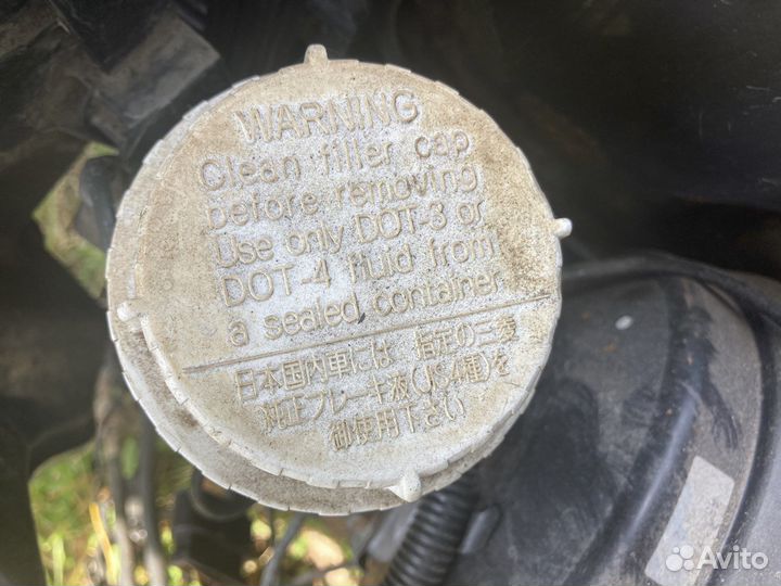 Главный тормозной цилиндр Мицубиси спейс вагон