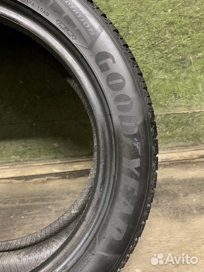 Goodyear UltraGrip 8 Performance 215/50 R17 95V