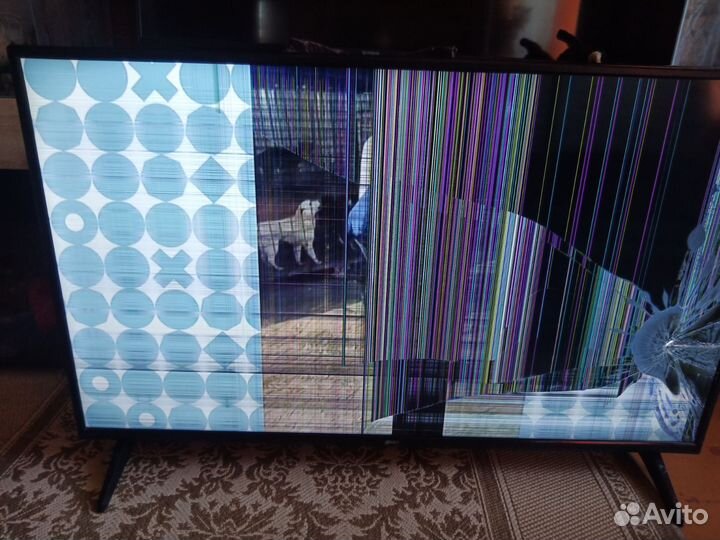 Телевизор SMART tv 125 на запчасти
