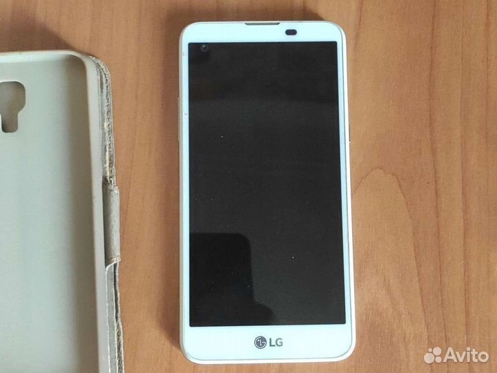 LG x view