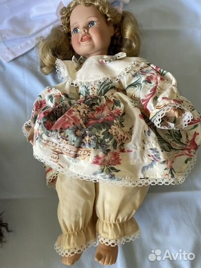 Кукла коллекционная фарфоровая