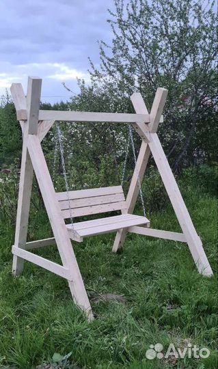 Садовые качели из дерева