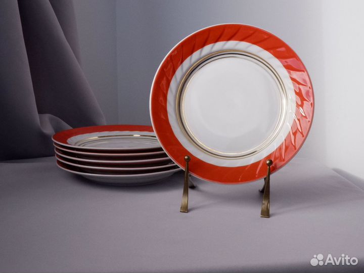 Набор столовой посуды, тарелки десертные