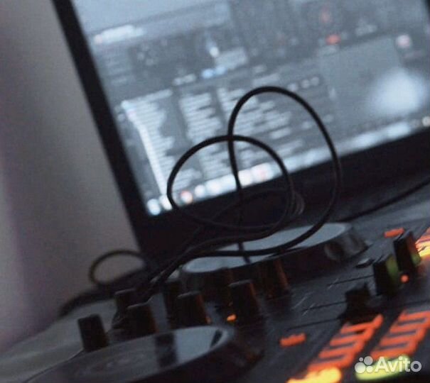 Диджей, звукорежиссер