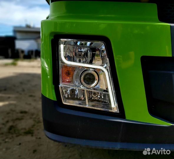 Автобетоносмеситель Shacman (Shaanxi) SX5318GJBDT326, 2023