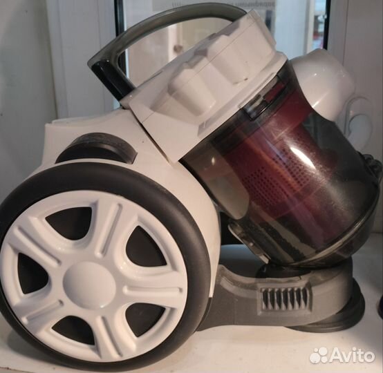 Пылесос Supra VCS-1631