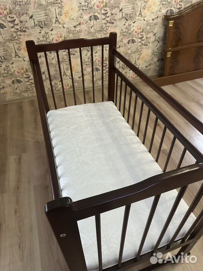 Кровать с матрасом