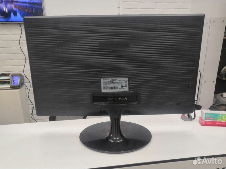 Мониторы Samsung S24D300H