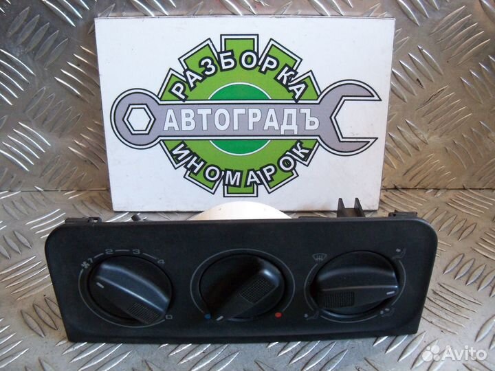 Блок управления отопителем VW Golf 3 1996г