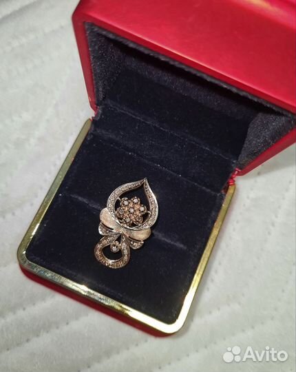 Золотое кольцо с бриллиантами