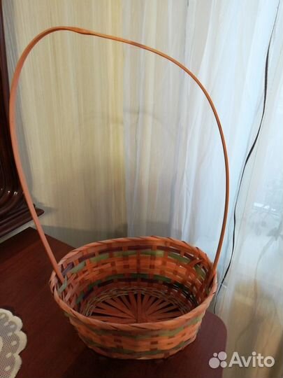 Корзина плетеная для подарков