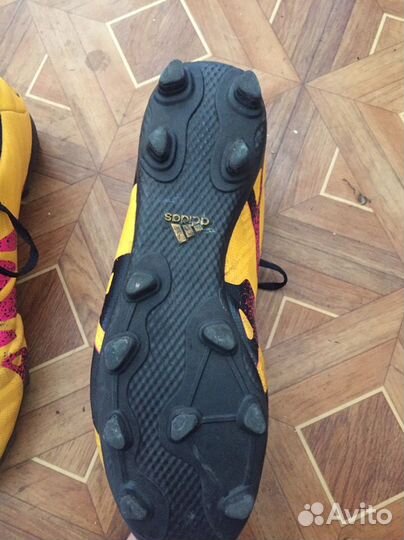 Бутсы футбольные