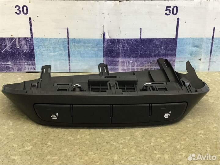 Кнопка обогрева сидений Hyundai Solaris 2017