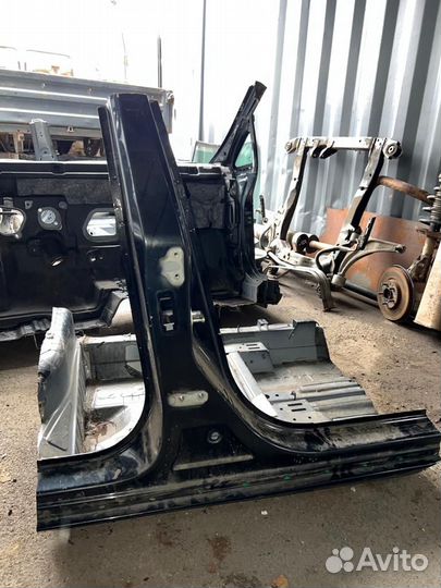 Правый порог со стойкой Opel Astra J Turbo