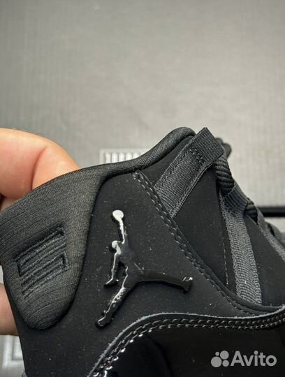 Кроссовки мужские Air Jordan 11 Cap and Gown