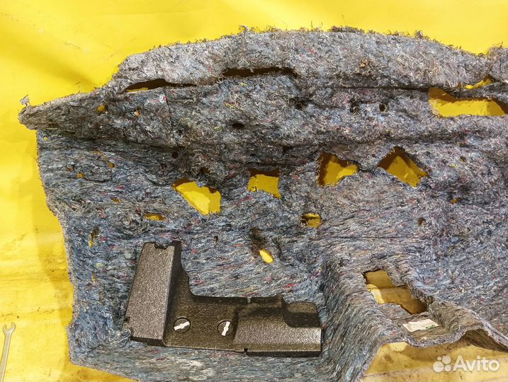 Шумоизоляция лобового щита Ford Fiesta 6 2008