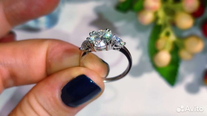 Кольцо с муассанитами 0,4/2/0,4ct, VVS1 D, 925