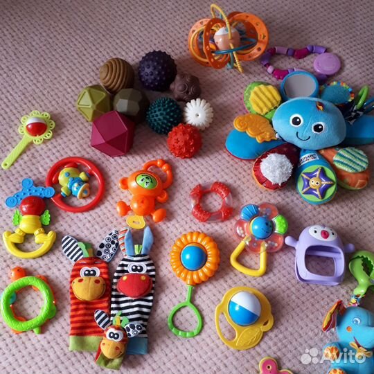 Развивающие игрушки пакетом