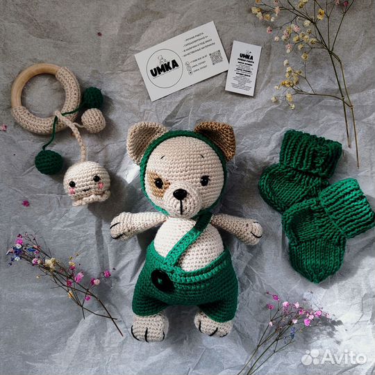 Вязаные игрушки для новорожденных