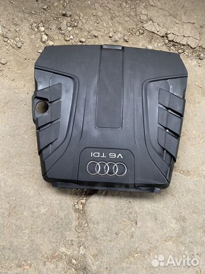Накладка двигателя (кожух, пыльник мотора) Audi Q7