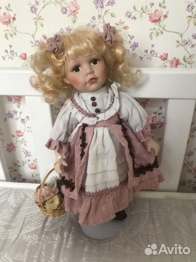 Куклы фарфоровые