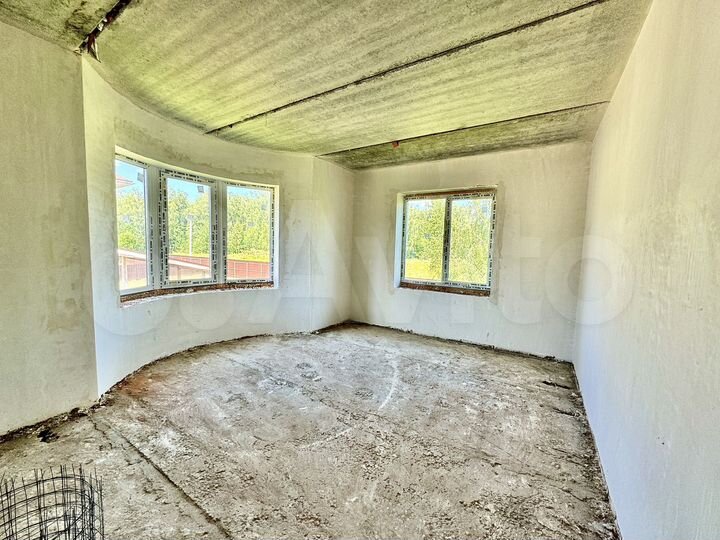 Дом 433 м² на участке 12 сот.