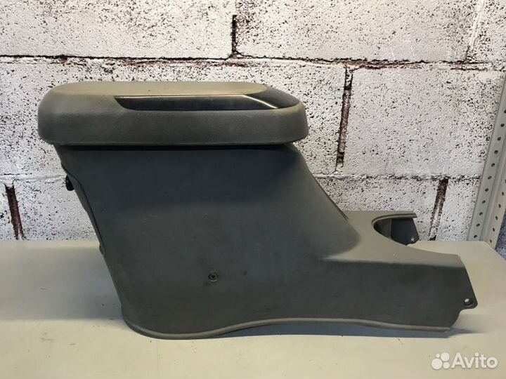 Подлокотник Geely Otaka седан 1.5 2007