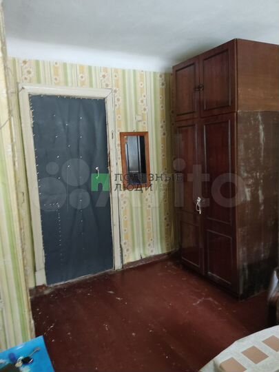 Комната 11 м² в 8-к., 1/5 эт.