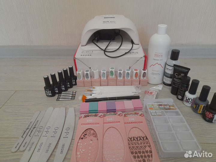 Маникюрный набор с лампой