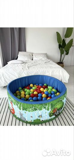 Сухой бассейн с шариками