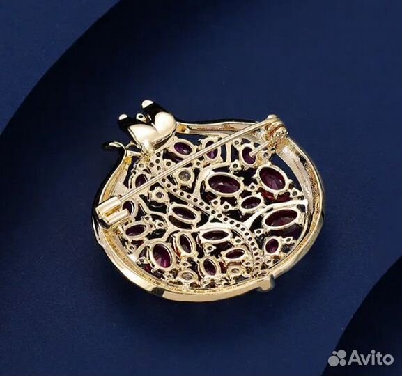 Брошь гранат