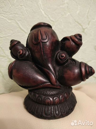 Фигурка статуэтка