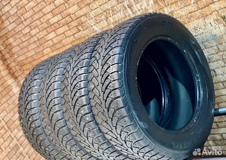 Nokian Tyres Hakkapeliitta 4 195/65 R15