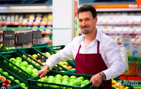 Начинающий кассир в магазин у дома