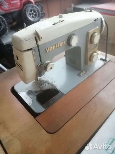 Швейная машина бу веритас