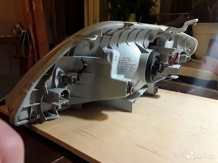 Передняя правая фара Тойота Королла Филдер