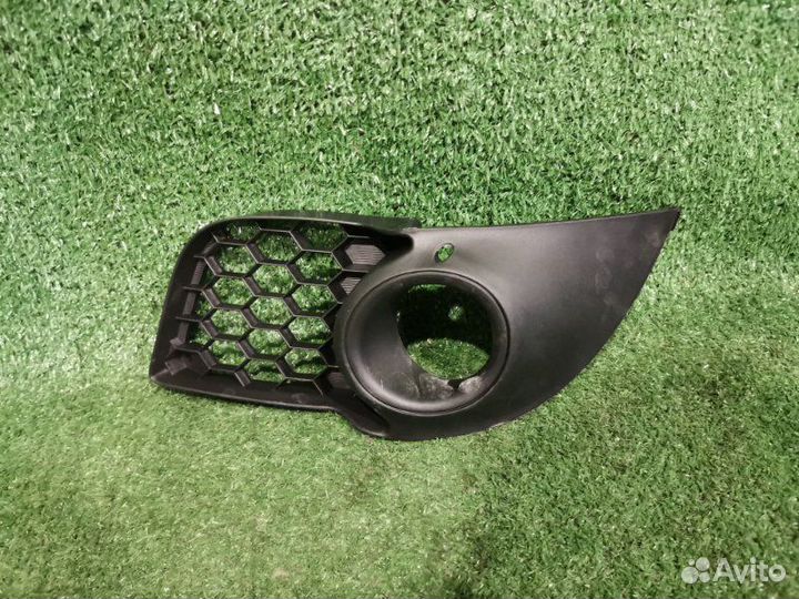 Решетка переднего бампера под птф правая