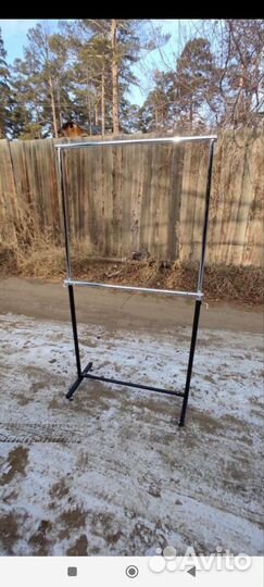 Вешалка напольная для верхней одежды