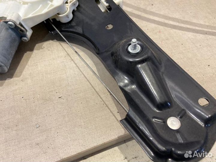 Стеклоподъемник передний правый Bmw X1 E84 N20B20A