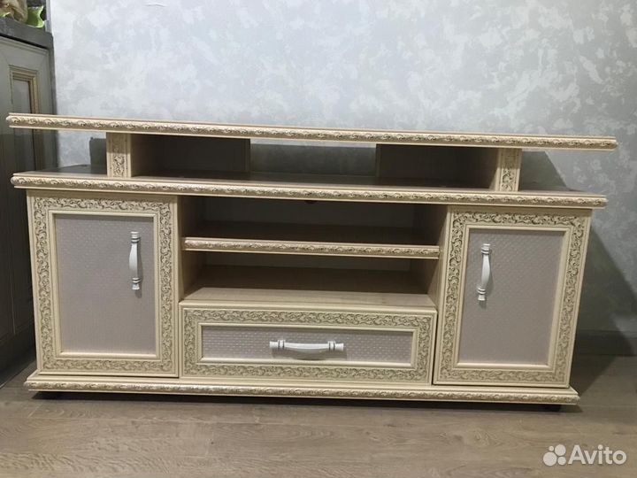 Тумба под телевизор