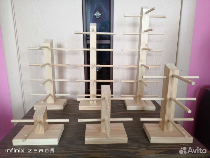 Подставки для очков из дерева