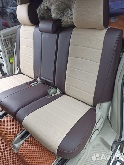 Авточехлы из экокожи toyota isis