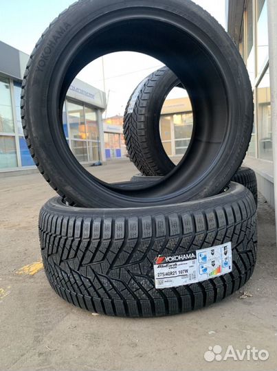 Yokohama W.Drive V905 275/40 R21